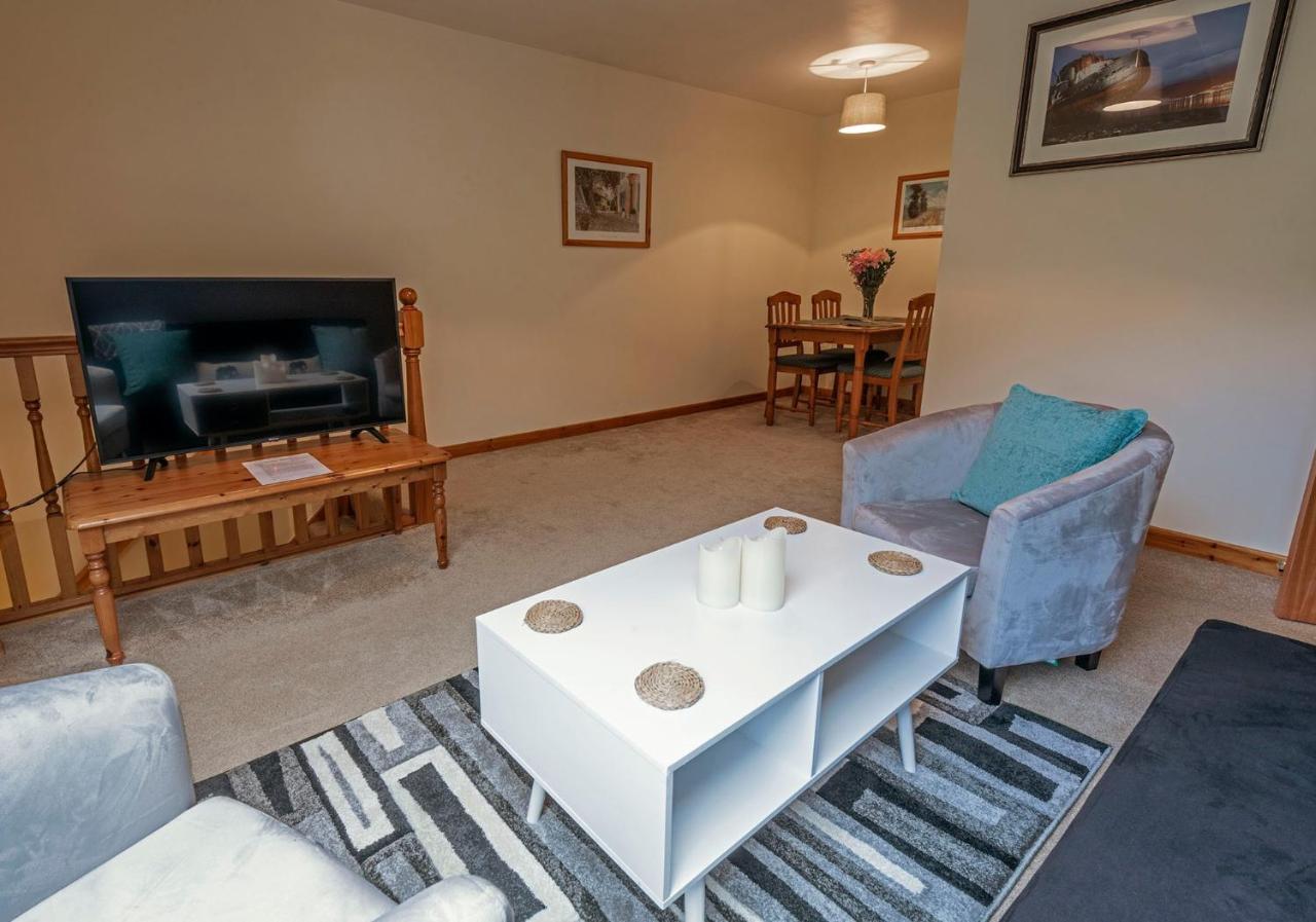 Stylish 2 Bedroom - 2 Miles Inverness City Centre Exterior photo