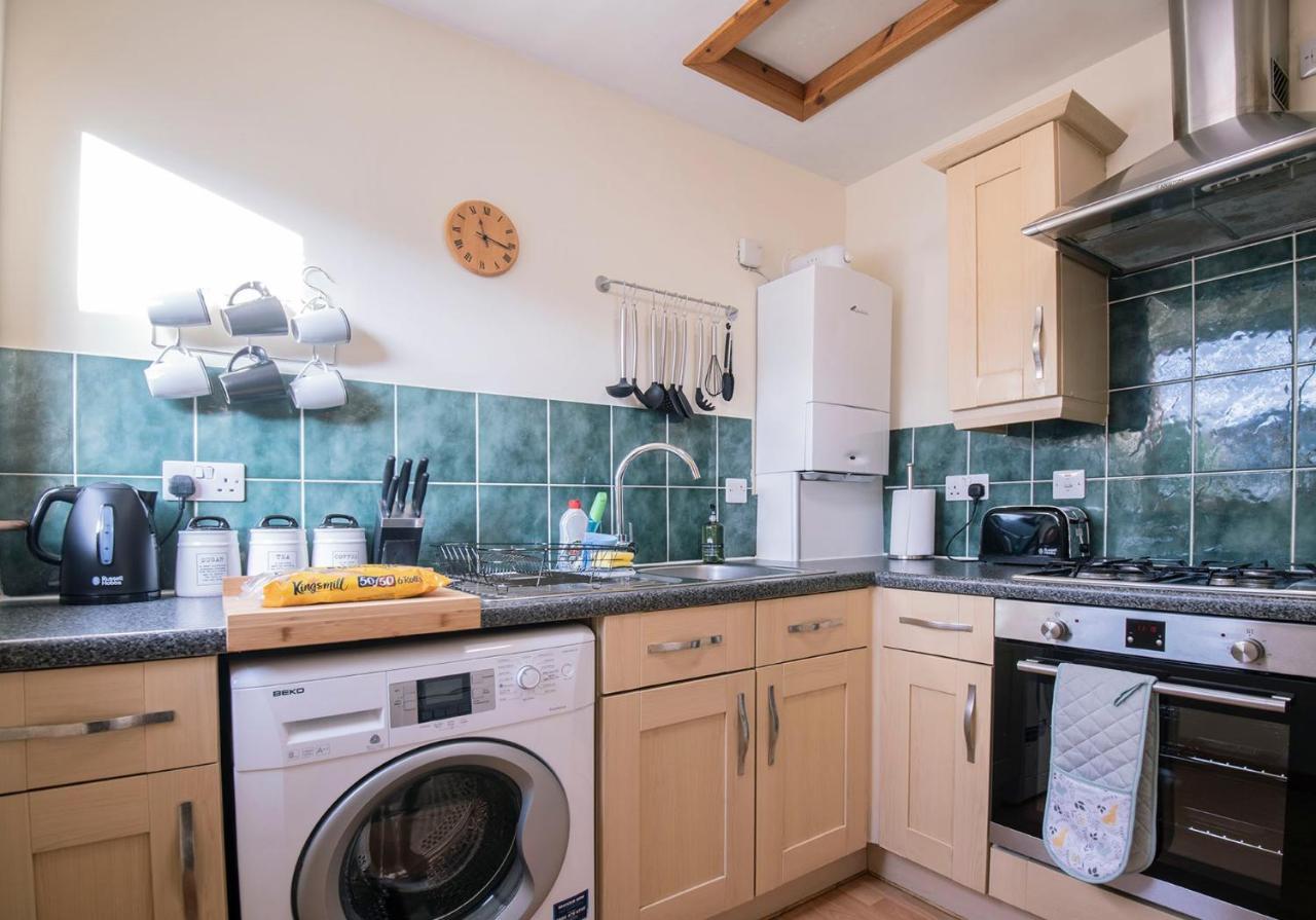 Stylish 2 Bedroom - 2 Miles Inverness City Centre Exterior photo