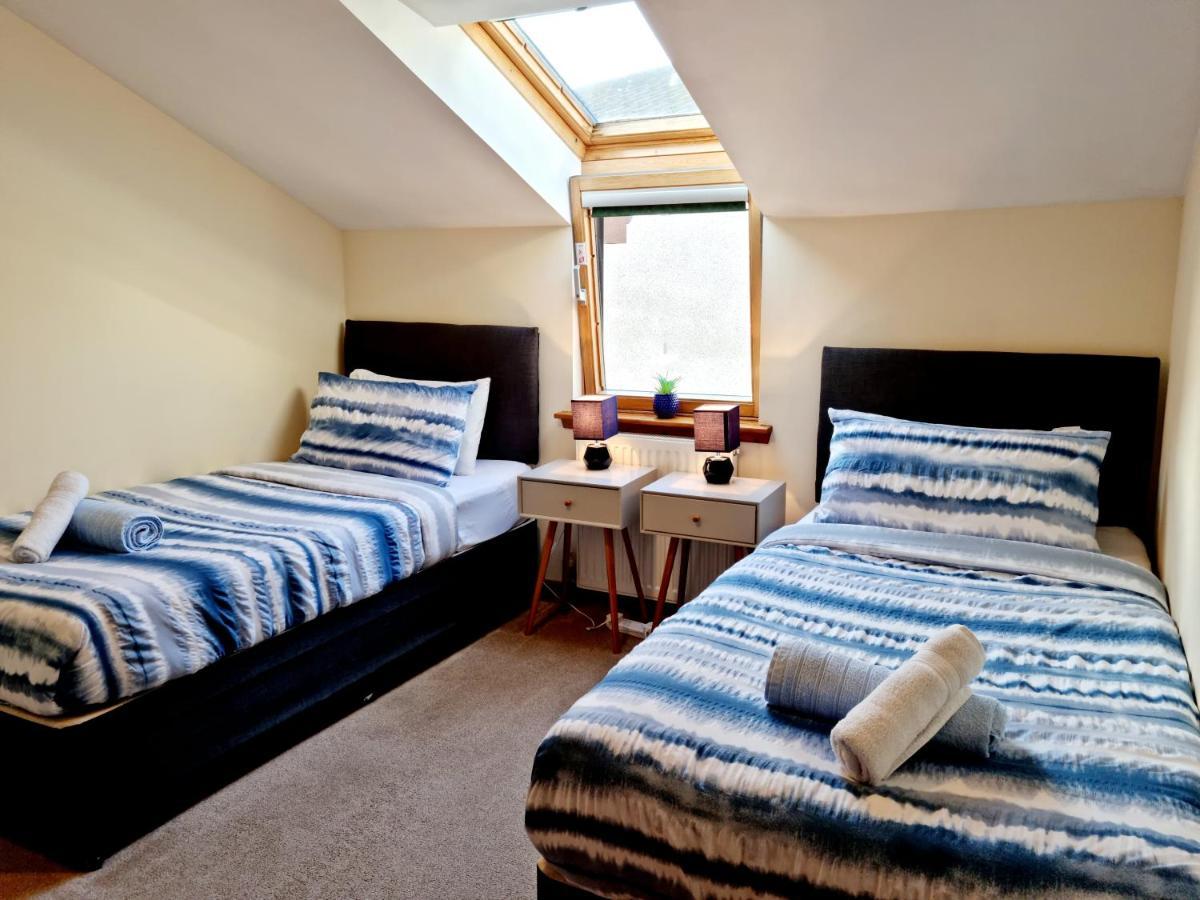 Stylish 2 Bedroom - 2 Miles Inverness City Centre Exterior photo